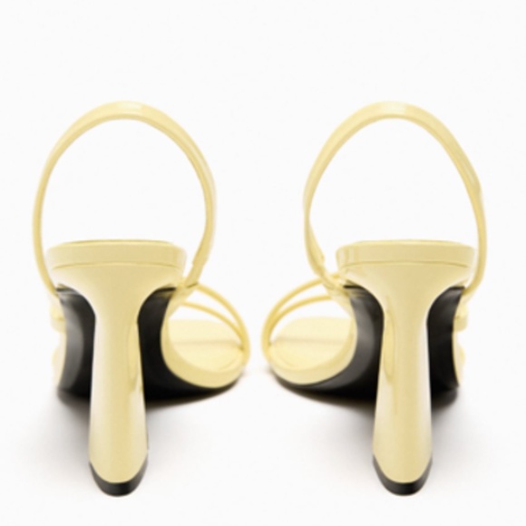 STRAPPY WIDE HEEL SANDALS - Picture 3 of 5